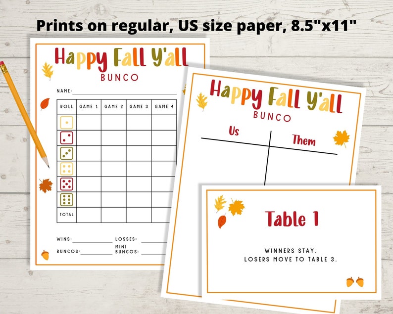 Op de afbeelding: Printbare spelkaarten voor een "Happy Fall Y'all" Bunco-spel. De kaarten hebben een herfstbladerenontwerp en de tekst "Happy Fall Y'all Bunco". E&eacute;n kaart is een scorekaart met ruimte voor de naam van de speler, de worp en de scores voor elk spel. De andere kaart is een tafelkaart met de tekst "Tafel 1" en instructies voor winnaars en verliezers.