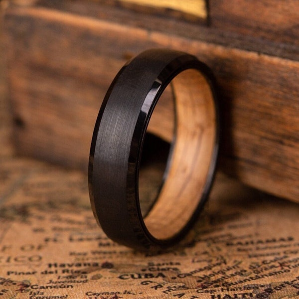 Alliance pour homme, bague en tonneau de whisky pour homme, alliance en tungstène noir et bois de tonneau de whisky, alliance unique, bague minimaliste