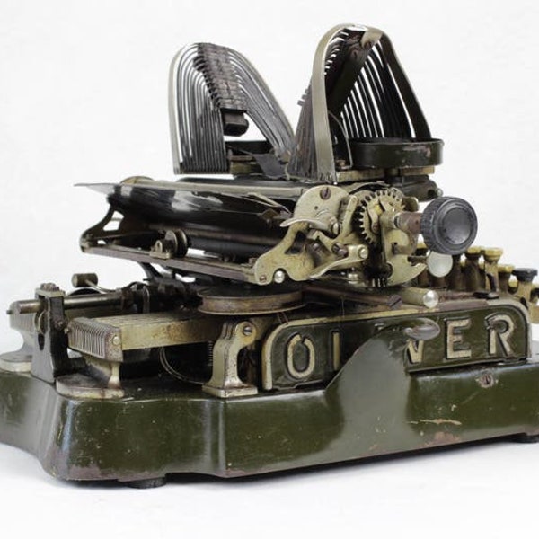 Oliver Typewriter No 3 // Olive Green Typewriter // Antique Typewriter // The Oliver Writer // Typewriter