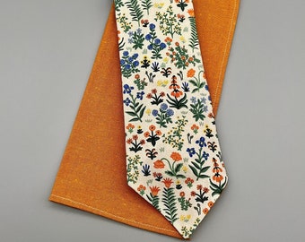 Men's Necktie - Wispy Wildflowers on Cream