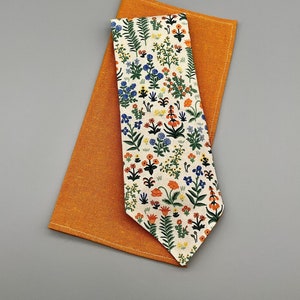 Men's Necktie - Wispy Wildflowers on Cream