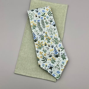 Men's Necktie - Wispy Wildflowers on Mint