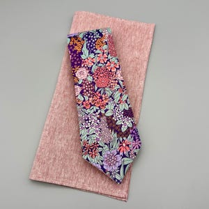 Men&#39;s Necktie - Fabulous Floral