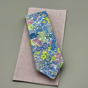 Men’s Necktie - Fierce Floral