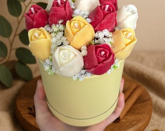 Bouquet of 13 scented tulip candles (modified model)