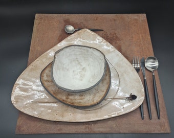 Keramik Geschirr | Ausgefallene Formgebung | Unikate | Steinzeug | Teller in Organischen Grundformen | Modernes Dinner Set | Essgeschirr