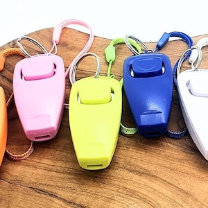 Clicker für Hundetraining, auch mit eingebauter Pfeife, Handschlaufe und Schlüsselring, Clickertraining, Agility, Odienance, Flyball