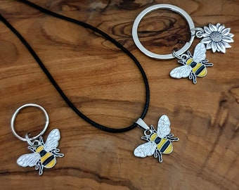 Juego de regalo de amistad a juego con mascota y propietario, abalorio de collar de abeja, abalorio de brida, joyería para mascotas y collar o llavero de propietario