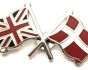 Metal Pin Badge UNION JACK AND DENMARK T182 Metal Pin Badge UNION JACK AND DENMARK T182