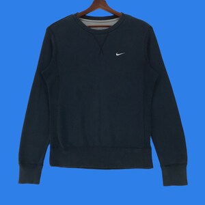 Vintage Nike Small Logo Swoosh Sweatshirt Nike Streetwear Fashion Pullover Medium Size Vintage Sweatshirt.