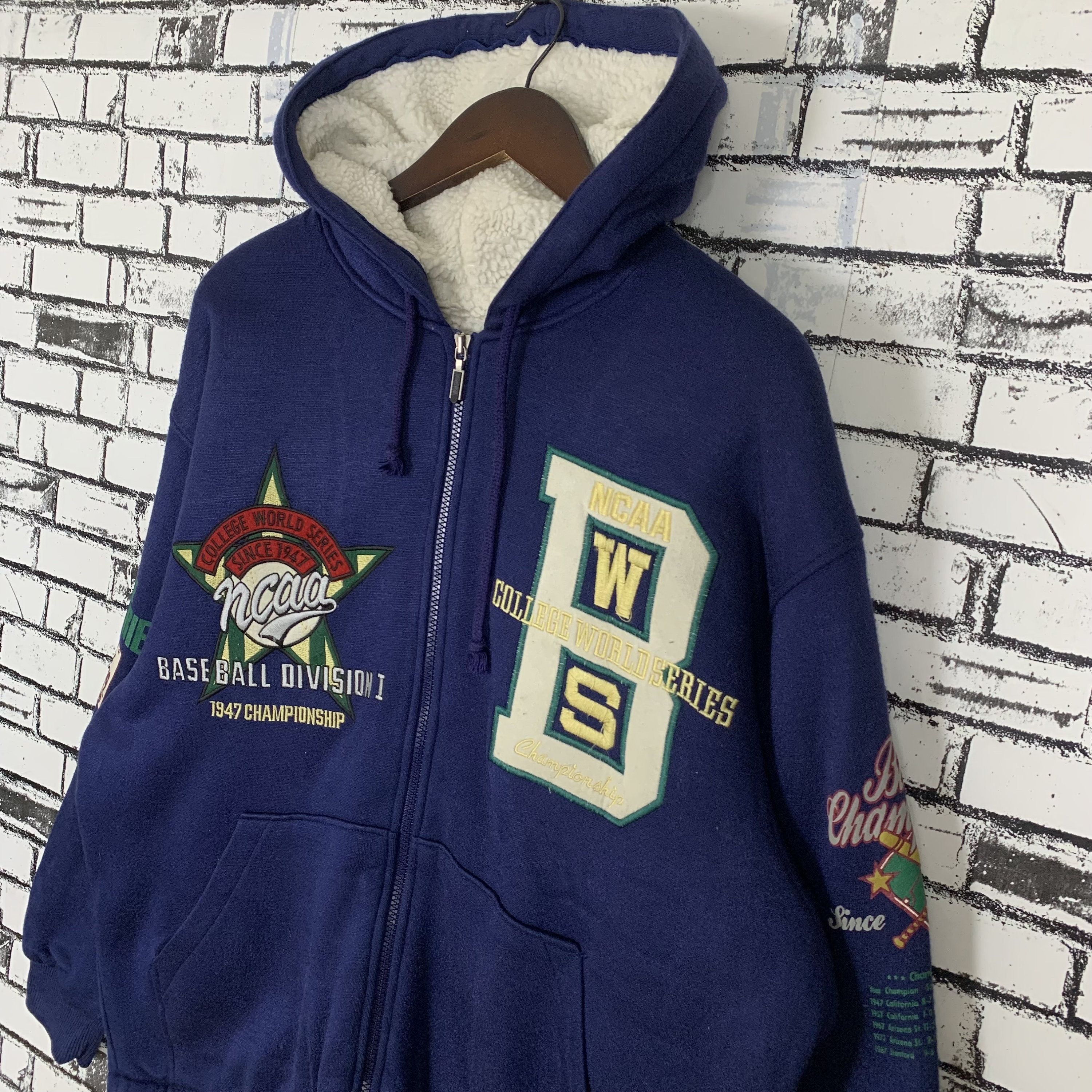 Vintage Ncaa College World Series Baseball Championship Zipper