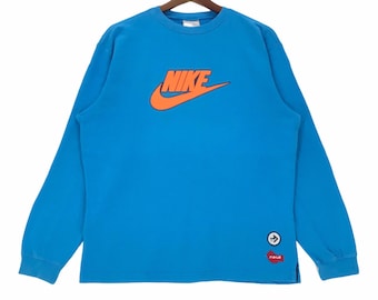 Vintage Nike Sweatshirt Crewneck Spellout Nike Swoosh Pullover Size Large.