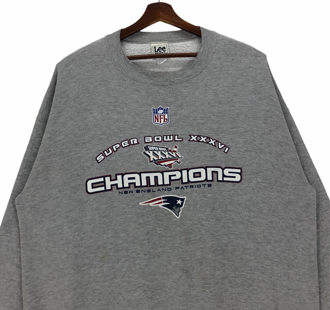 Vintage New England Patriots Sweatshirt Spellout Super Bowl Champions