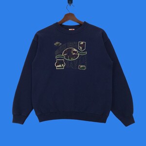 Vintage Hawaii Waikiki Beach Sweatshirt Spellout Hawaii Waikiki Beach Style Pullover Jumper Small Size Vintage Sweatshirt.