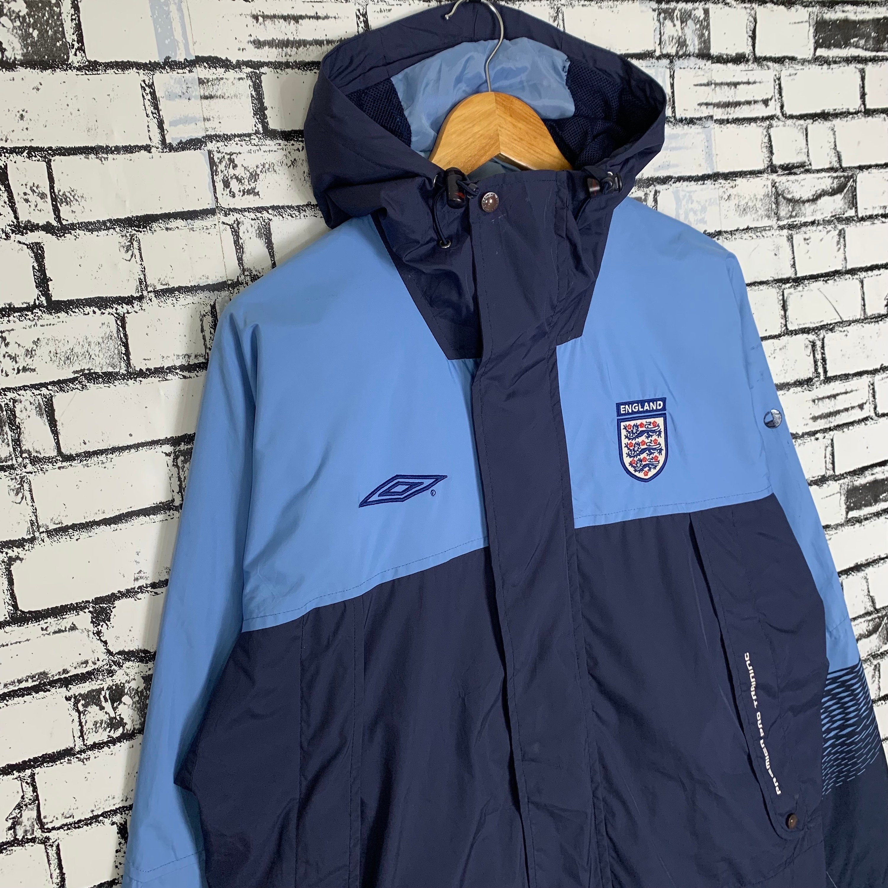 Vintage Umbro Team England Premier Protrainning Windbreaker Size