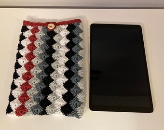 Tablet Hülle / Tablet Tasche gehäkelt, bunt, Knopfverschluss, 100% Baumwolle
