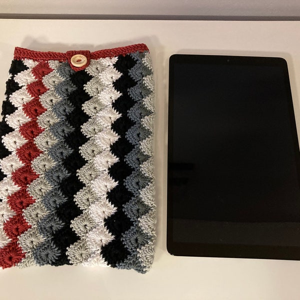 Tablet Hülle / Tablet Tasche gehäkelt, bunt, Knopfverschluss, 100% Baumwolle