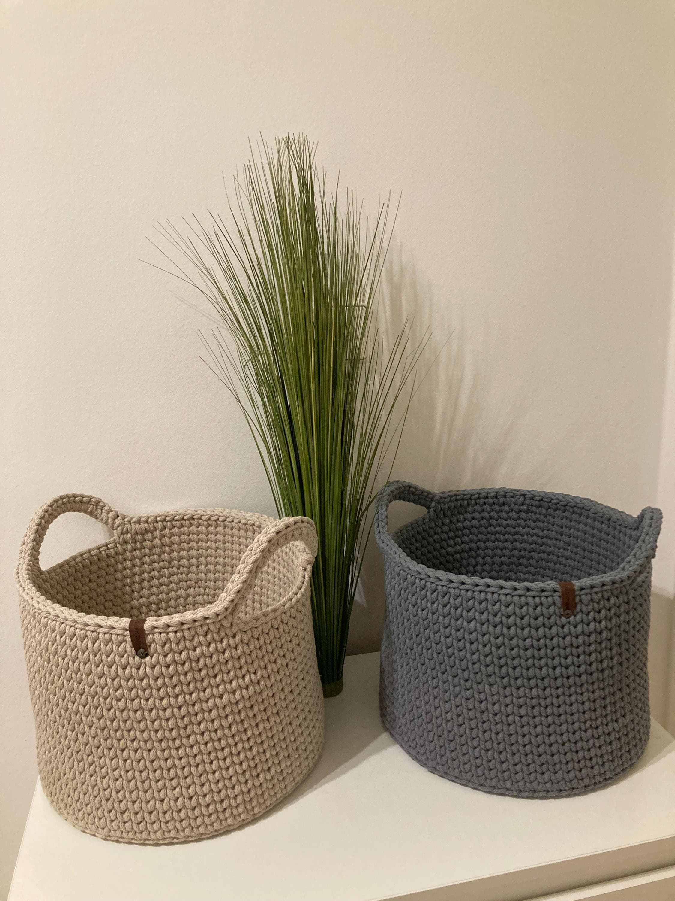 XL basket with wooden base and handles decorative basket, diameter 30 cm,
