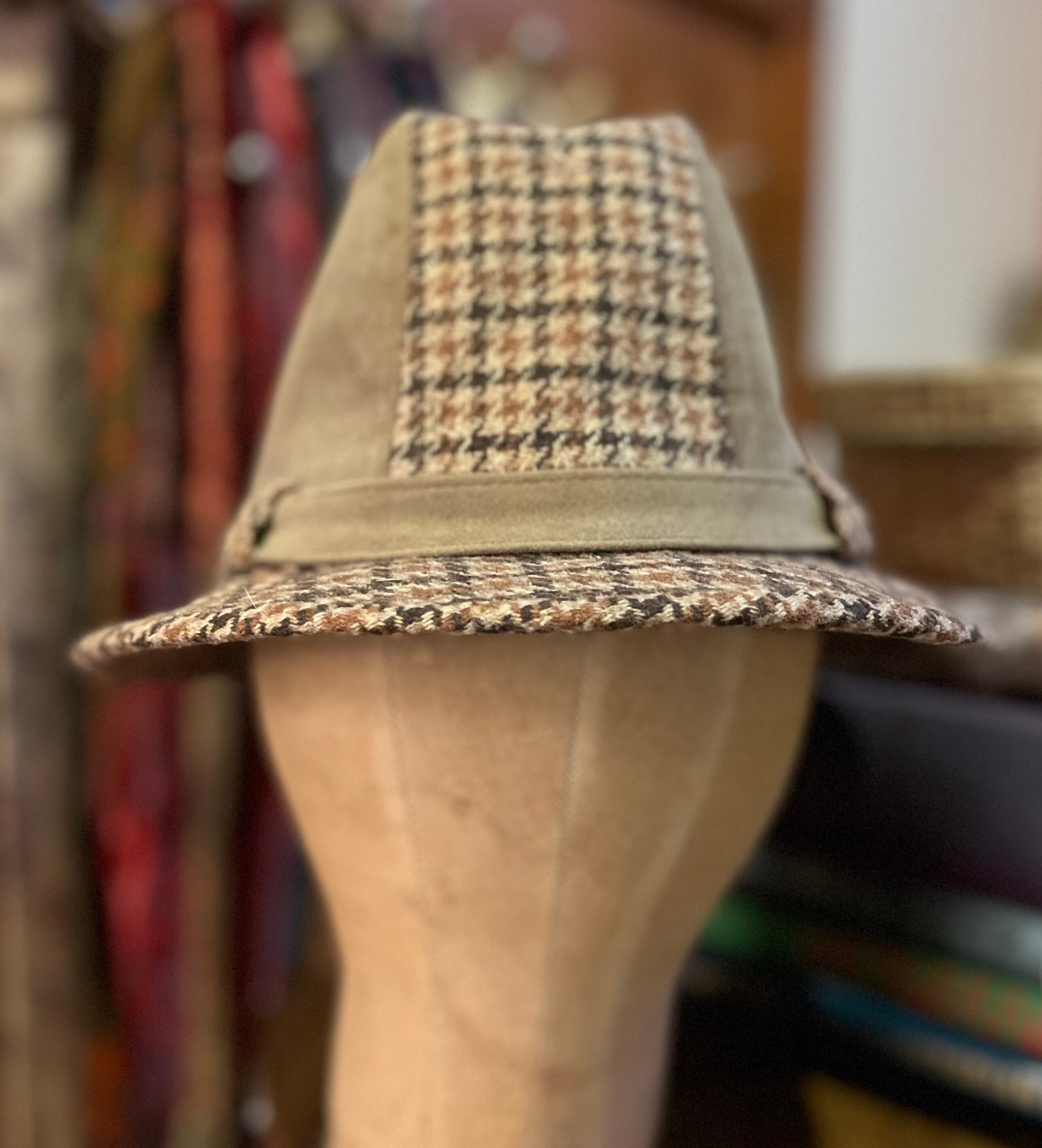 Vintage United Hatters Cap and Millinary Suede and  display picture 3