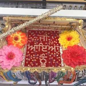 Accessoires de mariage indiens - Chajj/Chaaz multicolores pour fonction Jaggo (famille des mariés)