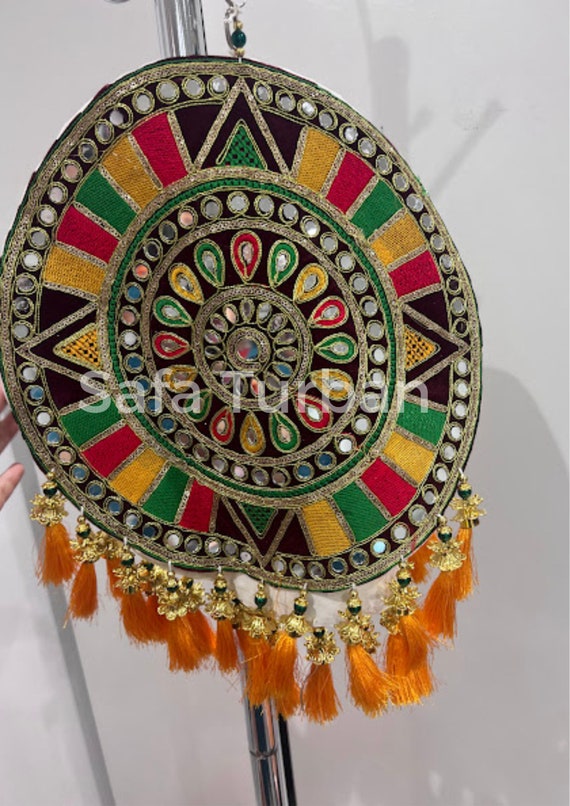 Hanging online decorative items