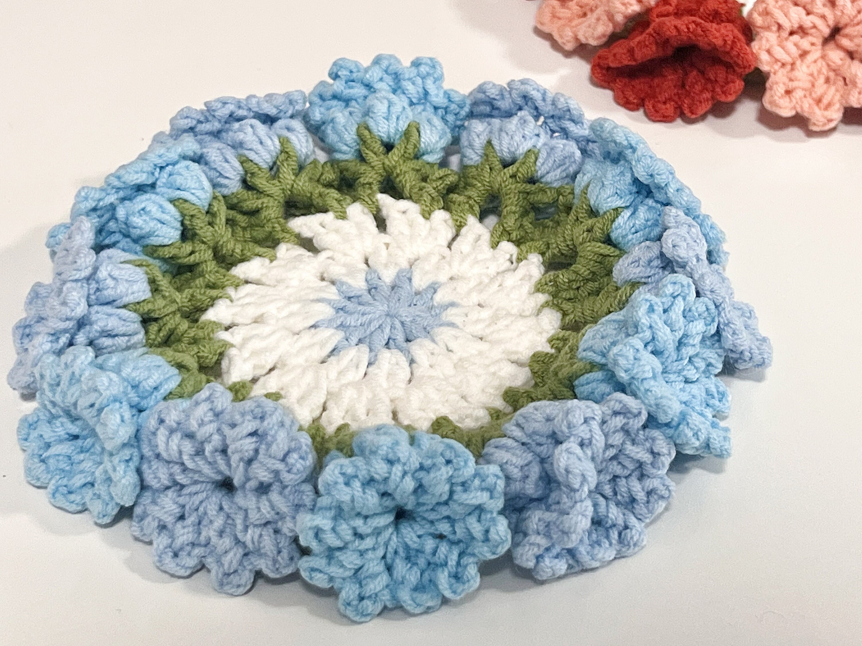 NVOQILIN Kit di sottobicchieri all'uncinetto con bouquet di rose e fiori, kit per principianti all'uncinetto, per la decorazione della casa