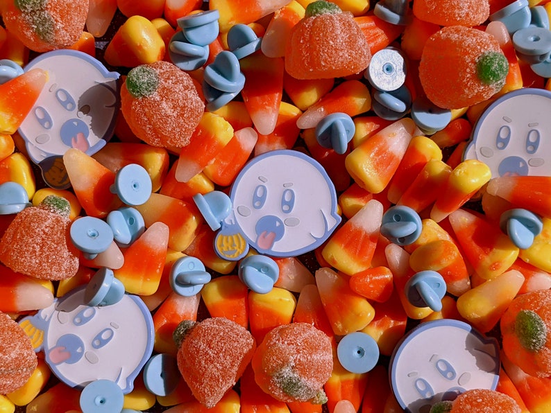 Kirby / Boo Halloween Enamel Pin image 2