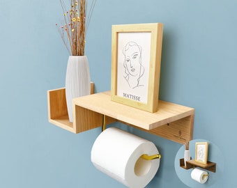 Golden wood toilet paper holder - Wooden toilet paper dispenser with macramé style telephone holder - Easy storage wall shelf 30x12x10cm