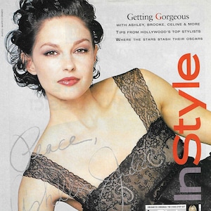 Ashley Judd, Signed 7.5X10.5 Magazine Page