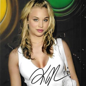 Kaley Cuoco, photographie 8 x 10 signée