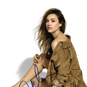 Jessica Alba, Signed 8x10 Photograph