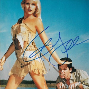 Gena Lee Nolin, Signed 8x10 Photograph