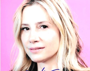 ミラ・ソルヴィノのサイン入り写真（ホログラム証明書付き） - Etsy 日本