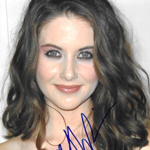 Alison Brie, Signed 8x10 Photograph