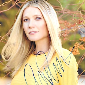 Gwyneth Paltrow, Signed 8x10 Photograph