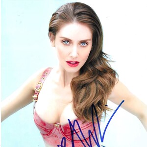Alison Brie, Signed 8x10 Photograph