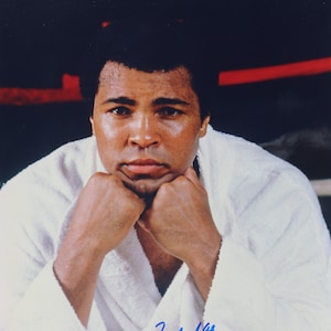 Muhammad Ali, Signed 16x20 Photograph