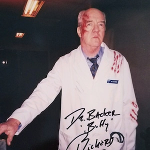 Richard Herd, Buffy the Vampire Slayer, signierte Fotografie 20x30