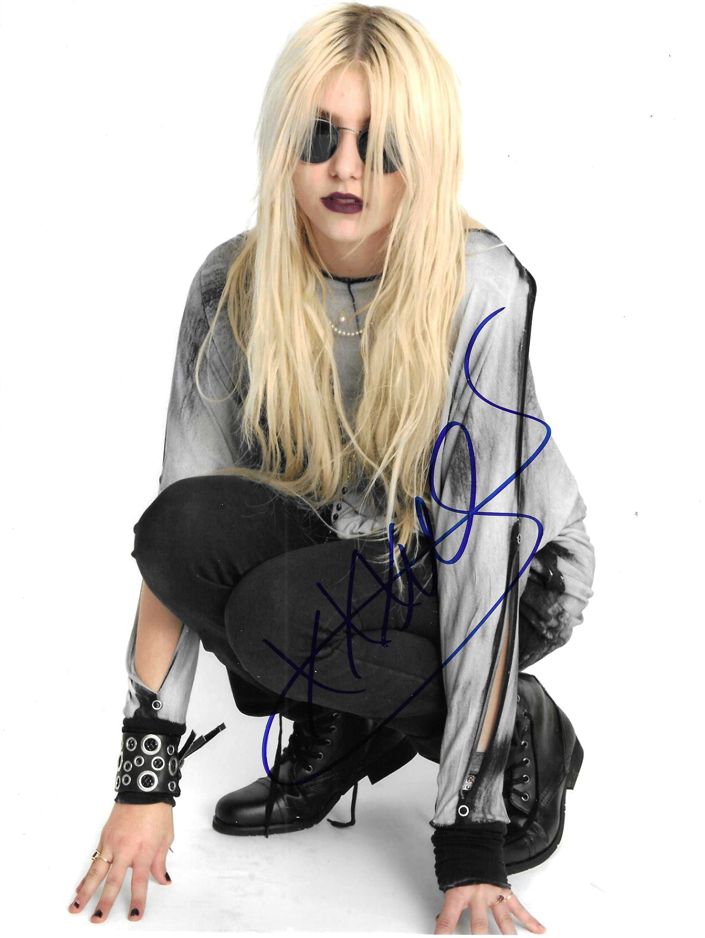 Taylor Momsen Signed 8x10 Photograph - Etsy