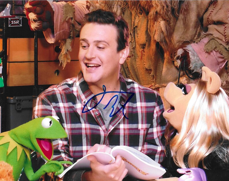 Jason Segel, The Muppets, Signed 8x10 Photograph image 1