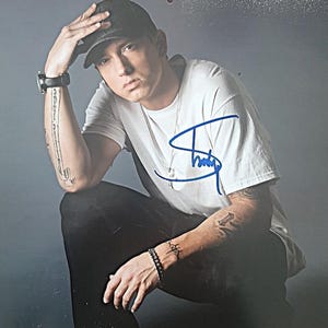 エミネム　直筆サインPhoto EMINEM 直筆サイン入りフォトフレーム エミネム - メルカリ