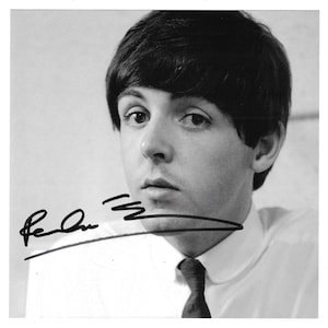 Paul McCartney, Signed 8.5x11 Photograph
