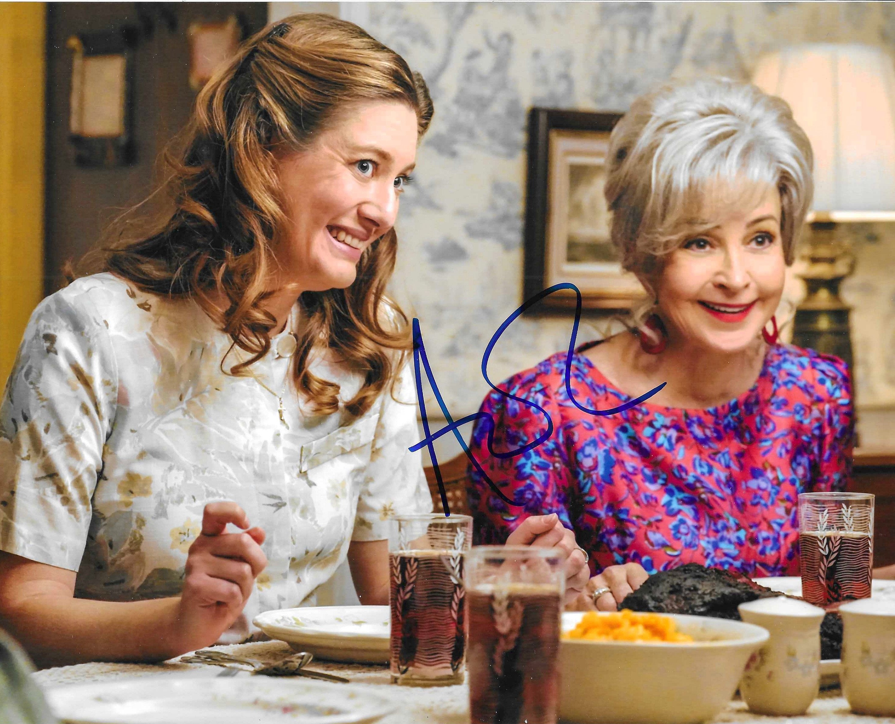 Annie Potts, Young Sheldon, Signed 8x10 Photograph