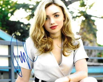 Peyton List, Signed 8x10 Photograph