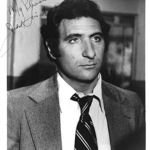 Judd Hirsch, Taxi, Signed 8x10 Photograph