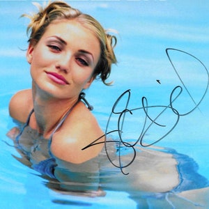 Cameron Diaz, Signed 8x10 Photograph