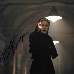 Taissa Farmiga, de non, gesigneerde foto van 8 x 10