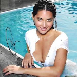 Olivia Munn, Signed 8x10 Photograph