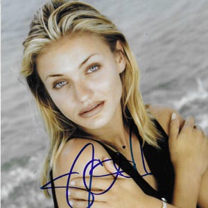 Cameron Diaz, Signed 8x10 Photograph
