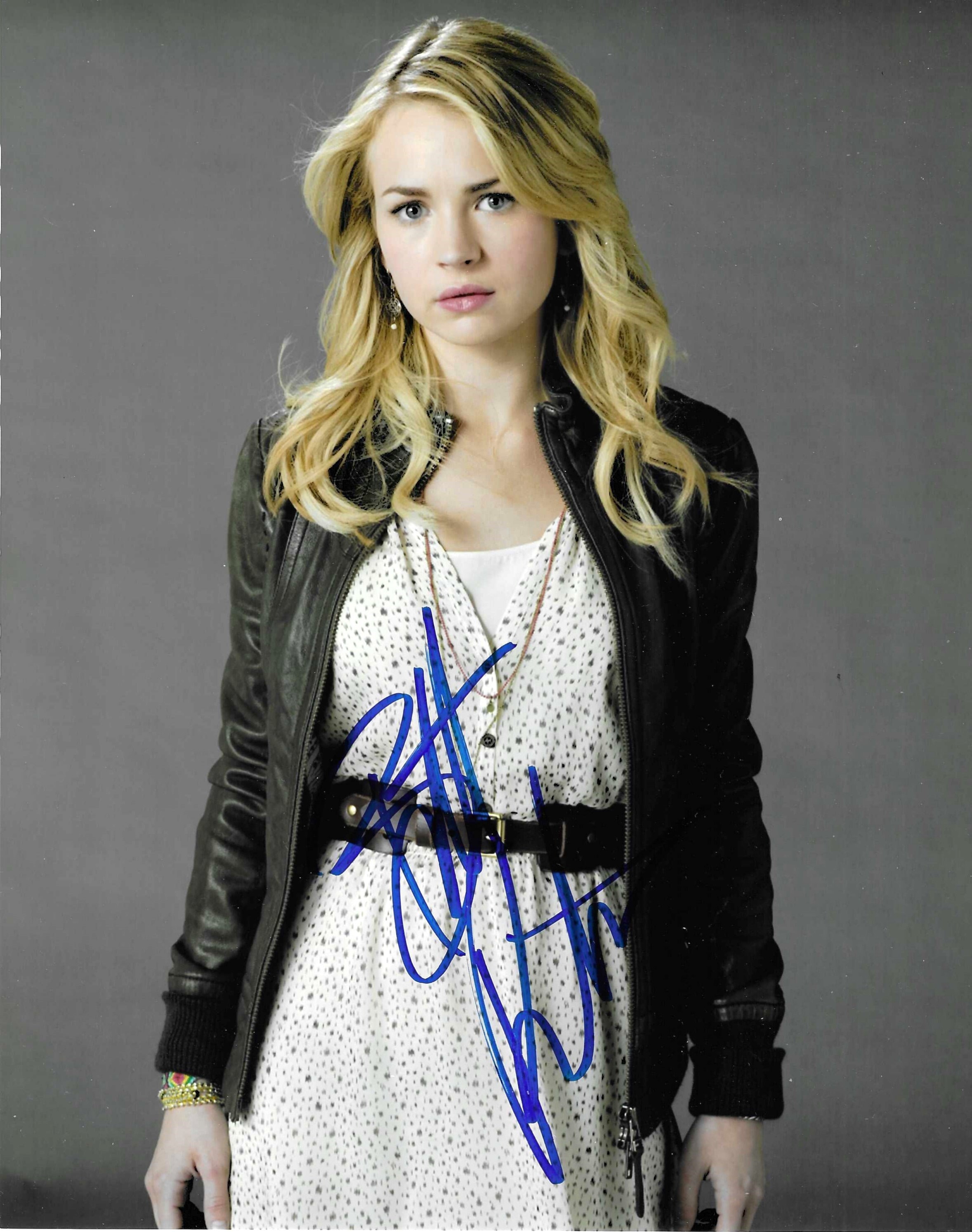 Britt Robertson, Signed 8x10 Photograph, image size:2356x2987